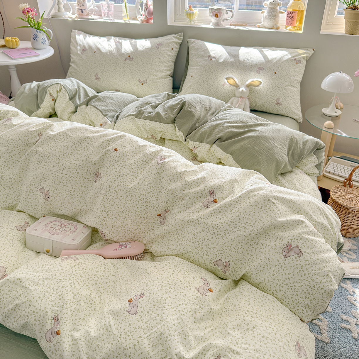 91家纺网 家纺一手货源 找家纺 罗亿家纺 2026新款A类古法水洗仿棉云感纱四件套 绿萌兔子