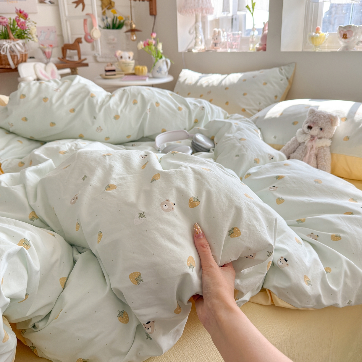 罗亿家纺 2026新款A类古法水洗仿棉云感纱四件套 芝士莓莓熊
