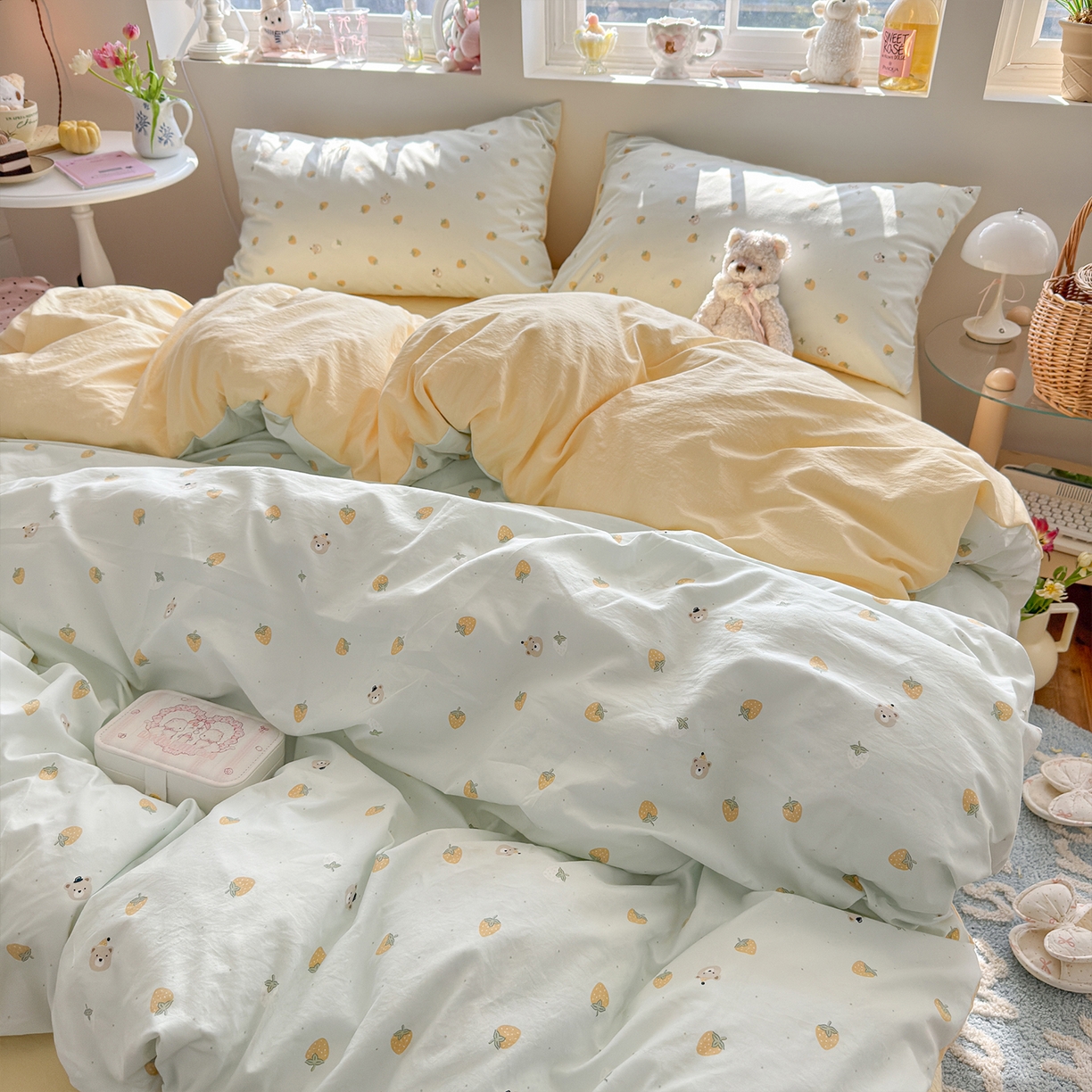 91家纺网 家纺一手货源 找家纺 罗亿家纺 2026新款A类古法水洗仿棉云感纱四件套 芝士莓莓熊