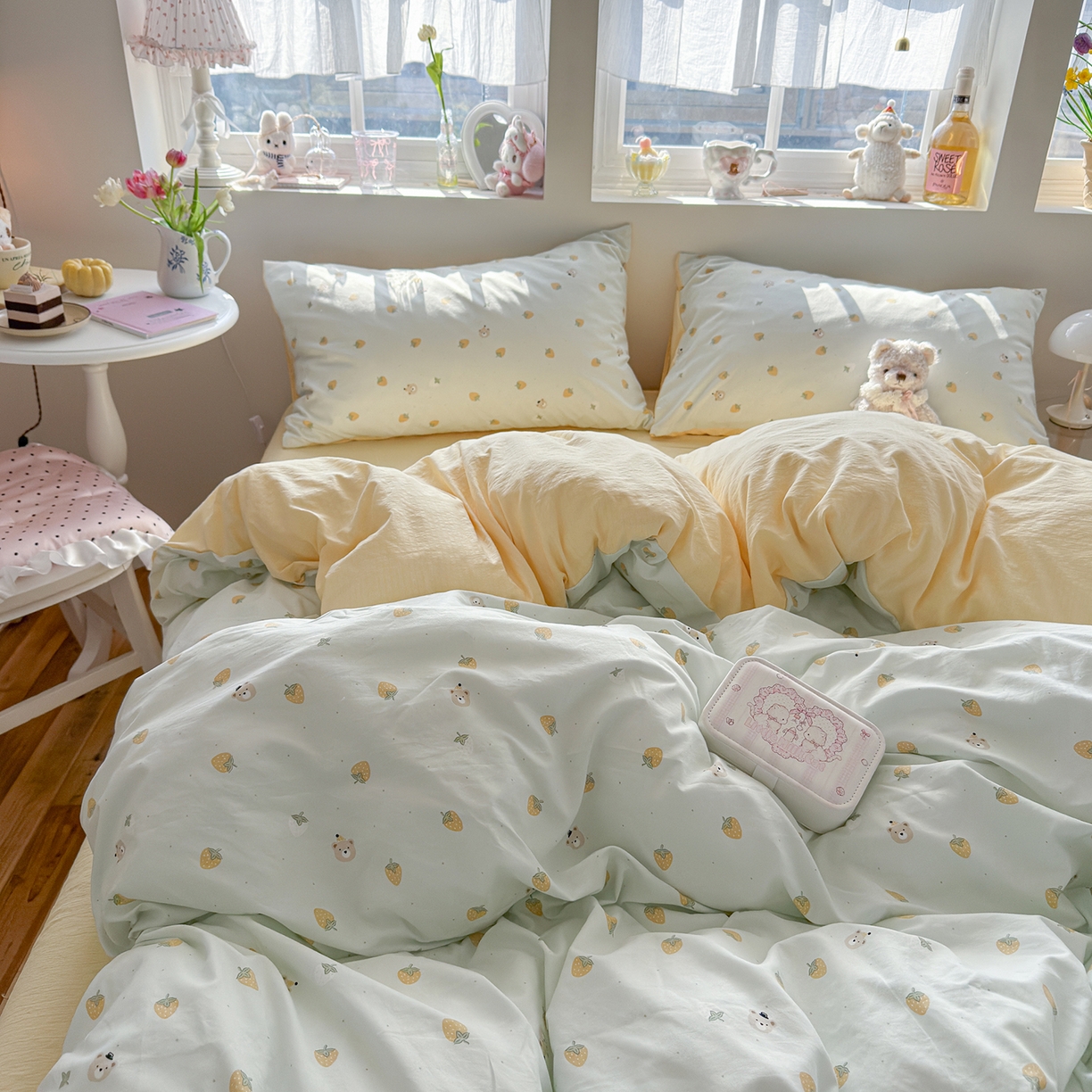 91家纺网 家纺一手货源 找家纺 罗亿家纺 2026新款A类古法水洗仿棉云感纱四件套 芝士莓莓熊