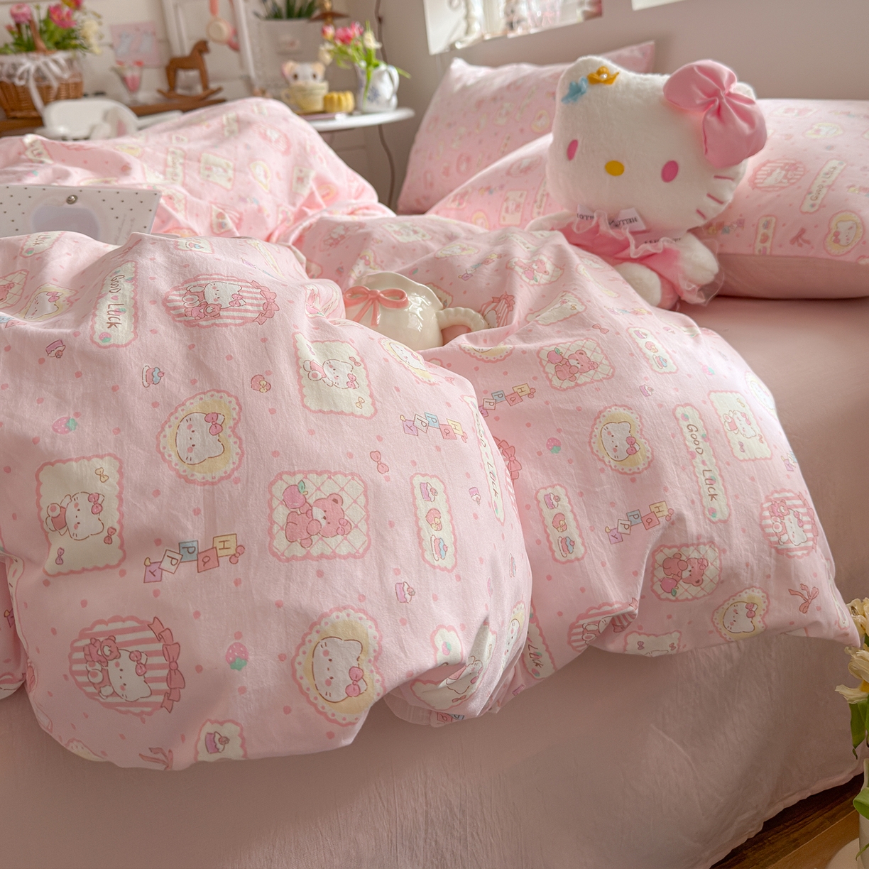 91家纺网 家纺一手货源 找家纺 罗亿家纺 2026新款A类古法水洗仿棉云感纱四件套 甜品小猫