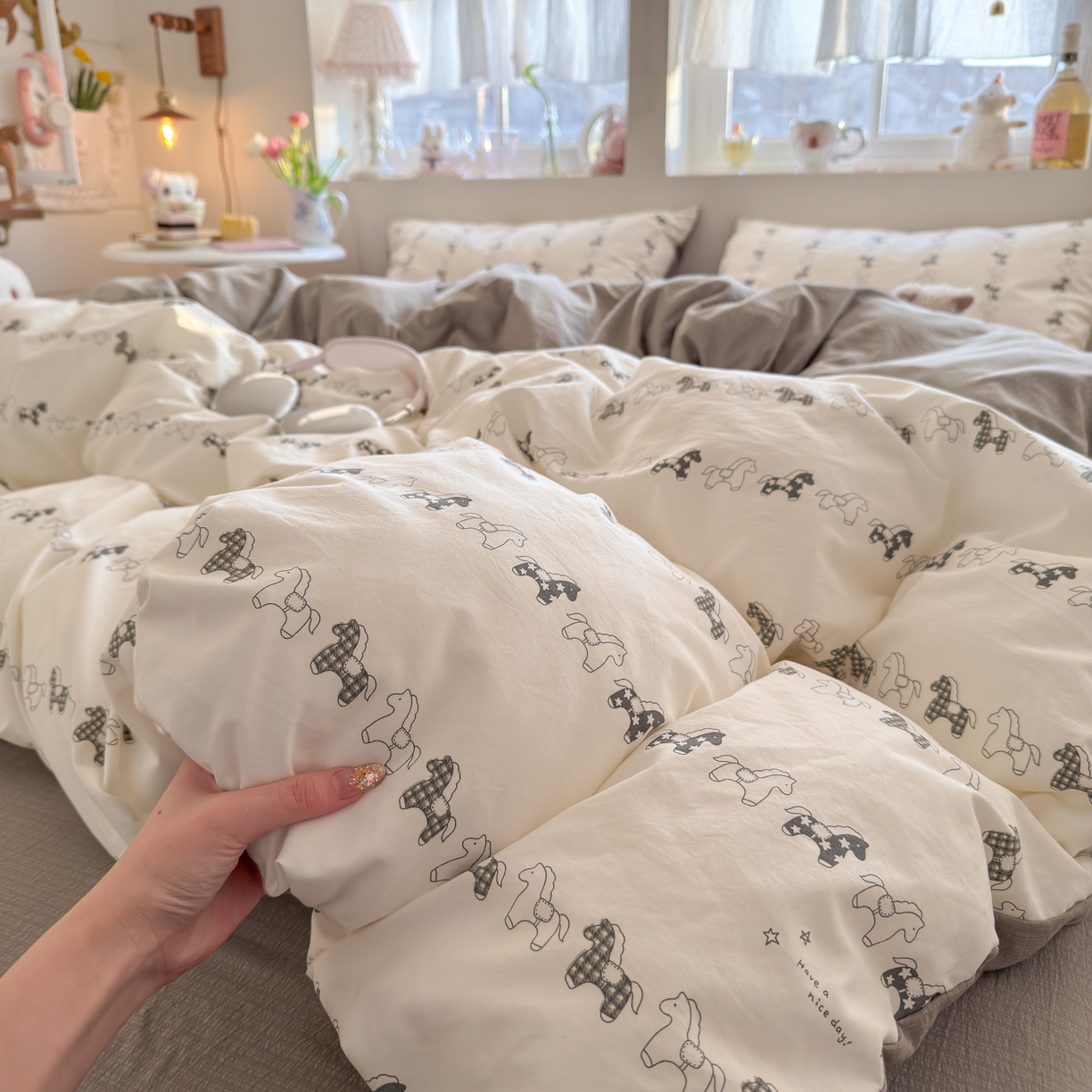 91家纺网 家纺一手货源 找家纺 罗亿家纺 2026新款A类古法水洗仿棉云感纱四件套 旋转木马