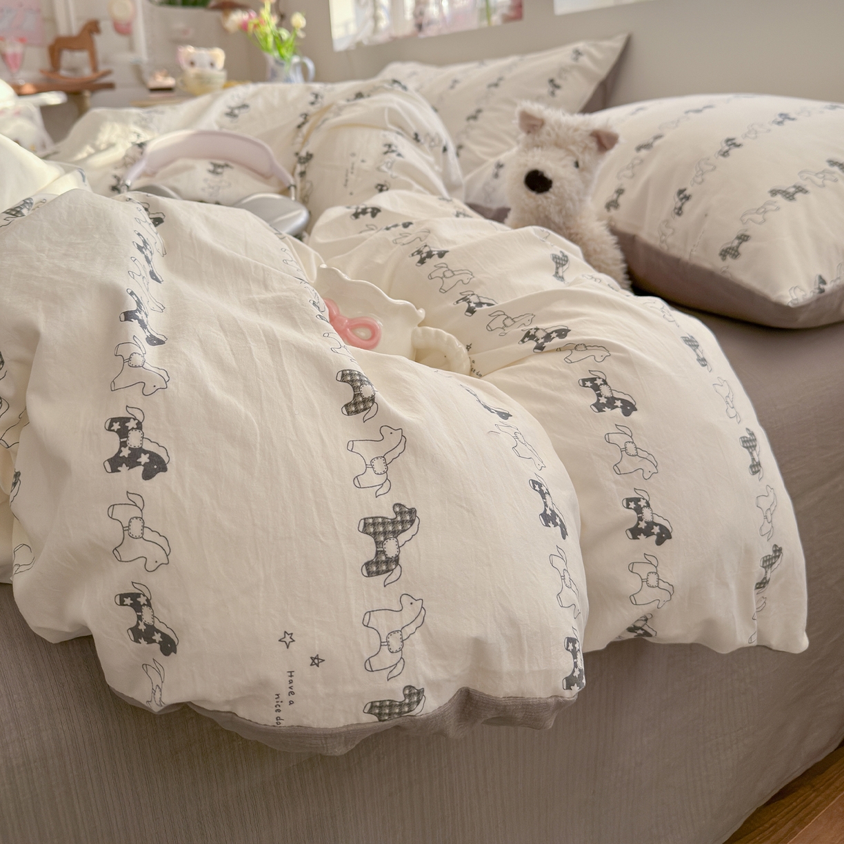 91家纺网 家纺一手货源 找家纺 罗亿家纺 2026新款A类古法水洗仿棉云感纱四件套 旋转木马