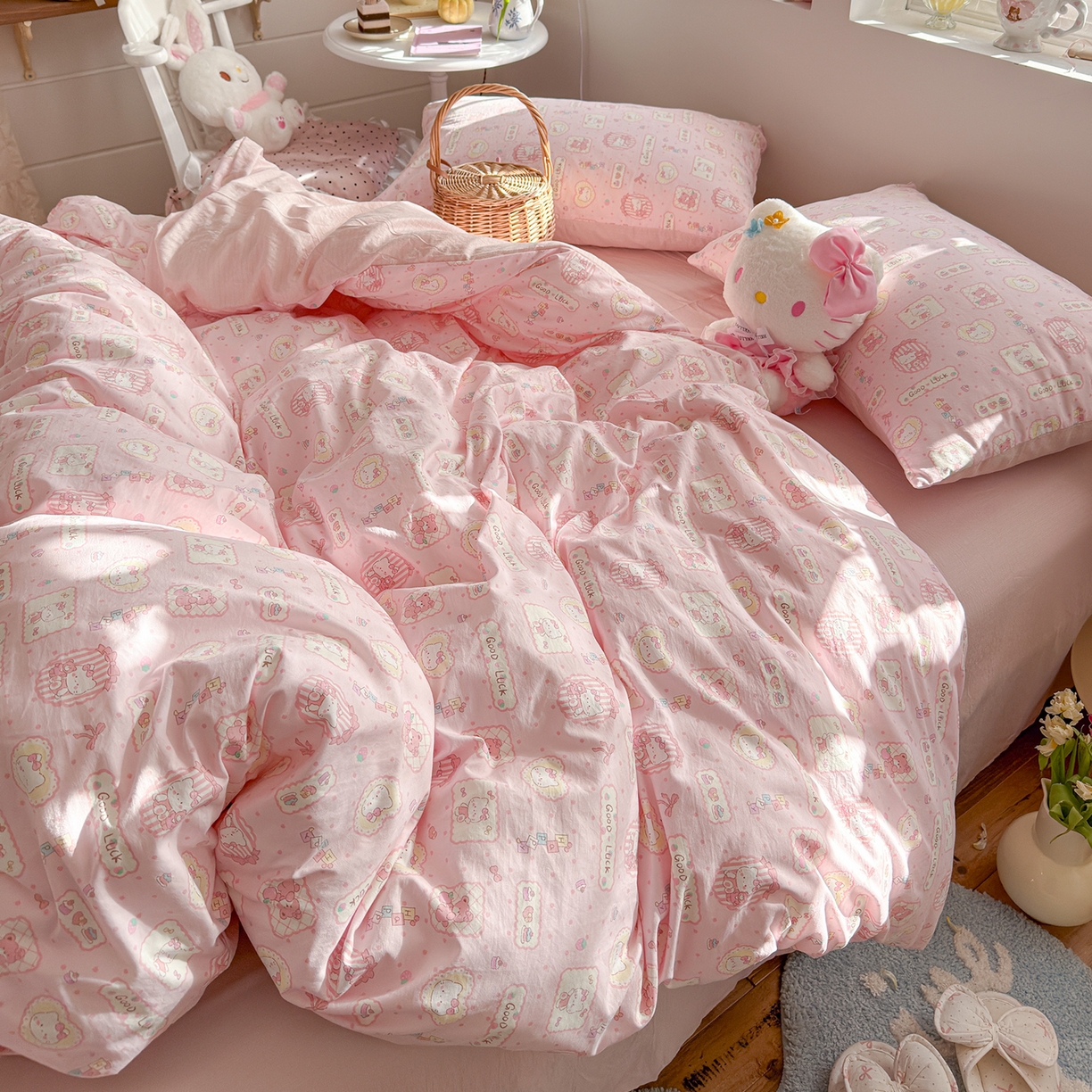 91家纺网 家纺一手货源 找家纺 罗亿家纺 2026新款A类古法水洗仿棉云感纱四件套 甜品小猫