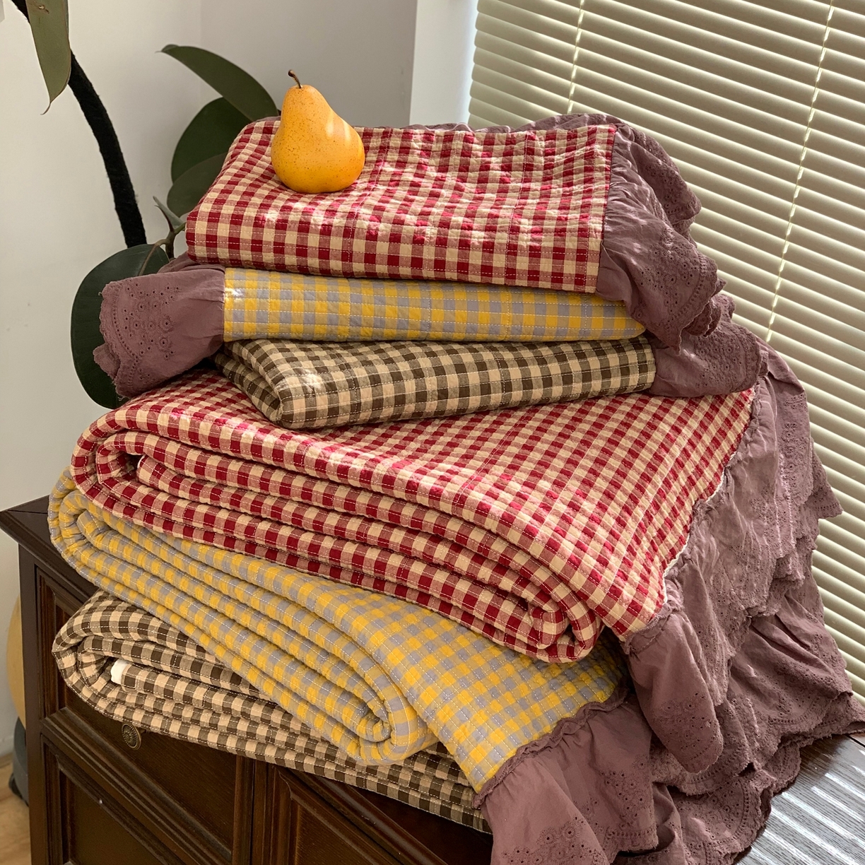 91家纺网 家纺一手货源 找家纺 （总）床盖工厂店 2025新款双面全棉纯棉填充棉花花边款床盖三件套芸素