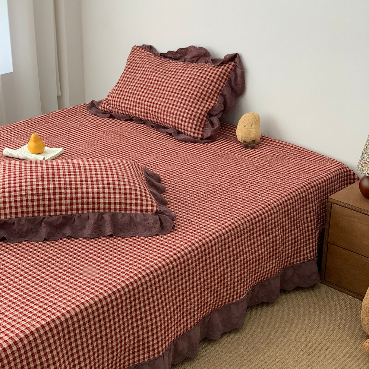 91家纺网 家纺一手货源 找家纺 床盖工厂店 2025新款双面全棉纯棉填充棉花花边款床盖三件套芸素 芸素-红