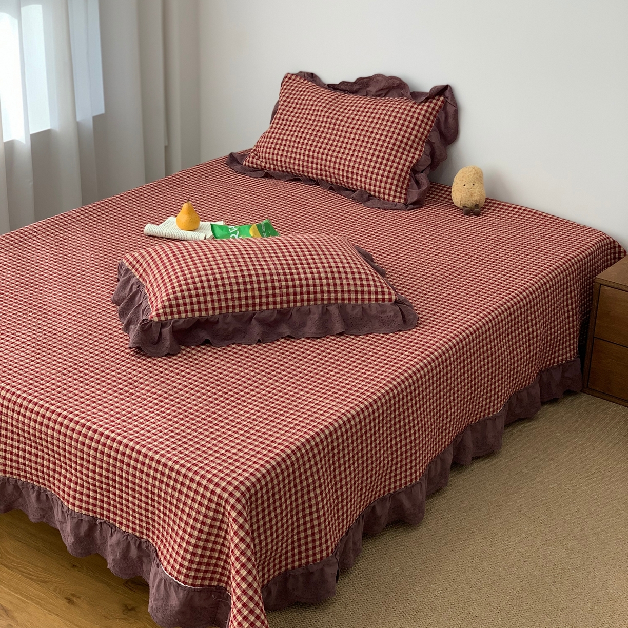 91家纺网 家纺一手货源 找家纺 床盖工厂店 2025新款双面全棉纯棉填充棉花花边款床盖三件套芸素 芸素-红