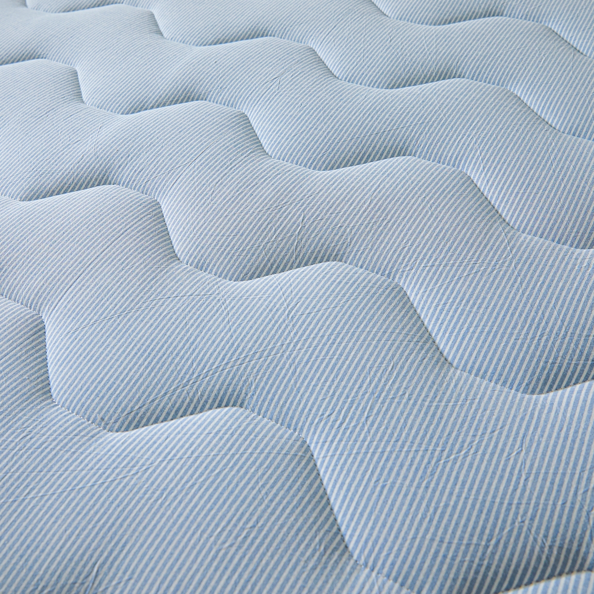 91家纺网 家纺一手货源 找家纺 丽诺床垫 2026新款A类全棉色织水洗棉棉花三明治床垫（床垫不定制超200x220以上的尺寸） 细条蓝