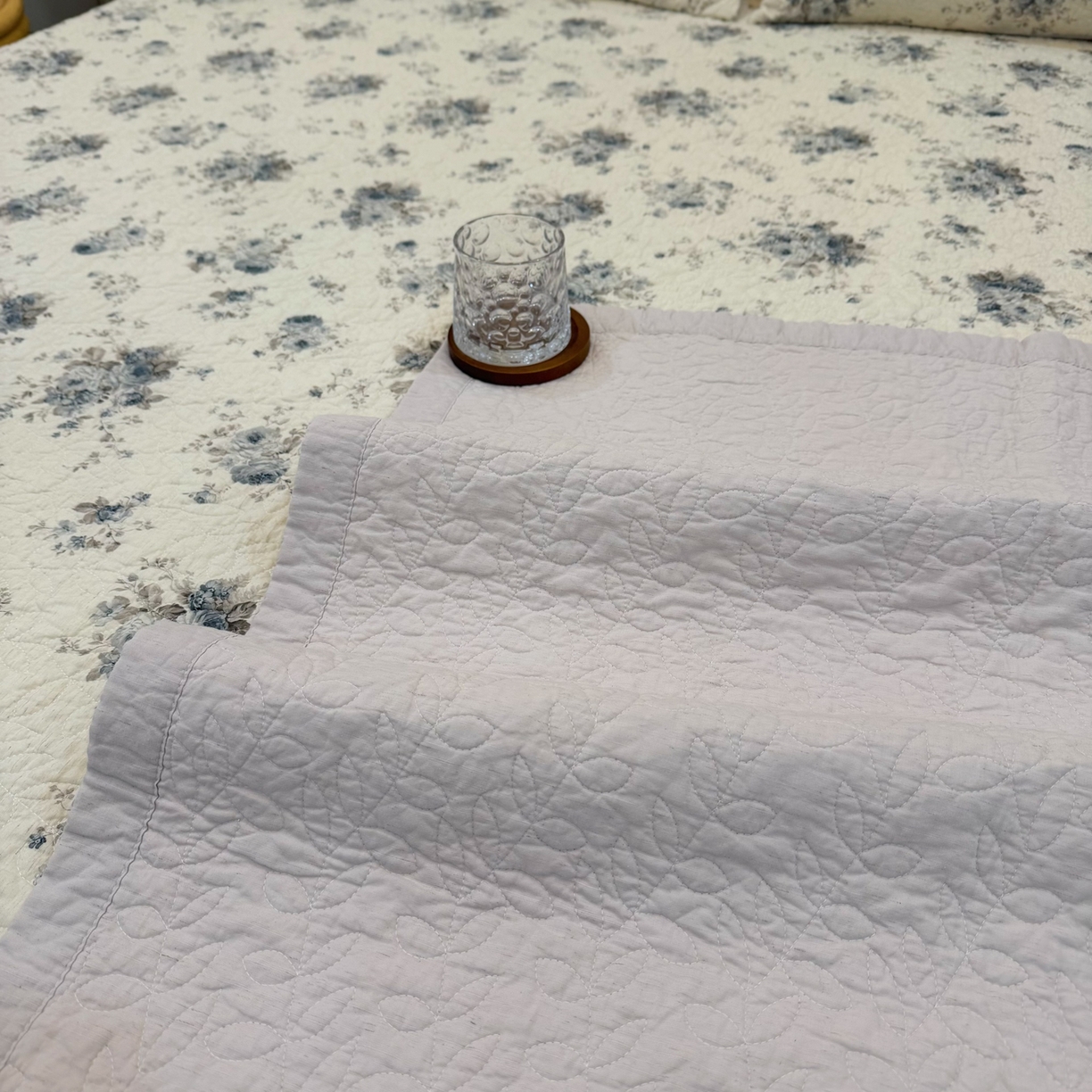 91家纺网 家纺一手货源 找家纺 床盖工厂店 2025新款全棉天竺棉麻三件套填充棉花床盖三件套花卉系列 心上玫瑰