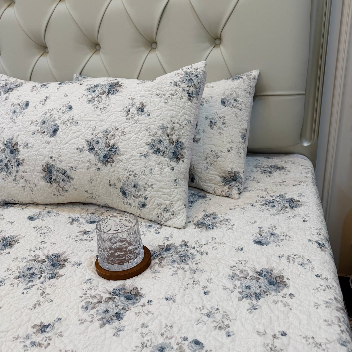 91家纺网 家纺一手货源 找家纺 床盖工厂店 2025新款全棉天竺棉麻三件套填充棉花床盖三件套花卉系列 心上玫瑰