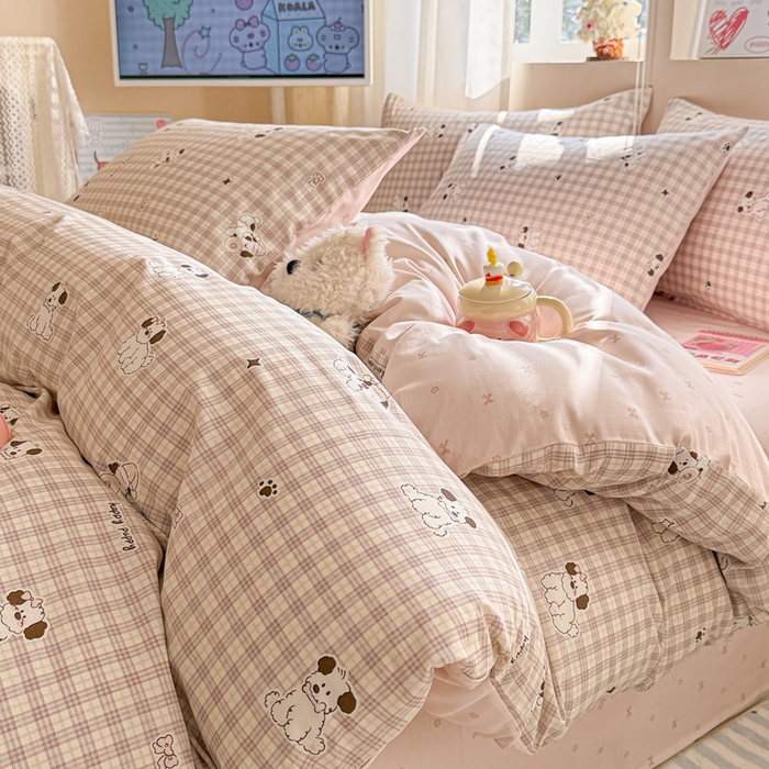 91家纺网 家纺一手货源 找家纺 曼之夏 2025新款全棉印花四件套-系列二 莓果萌犬