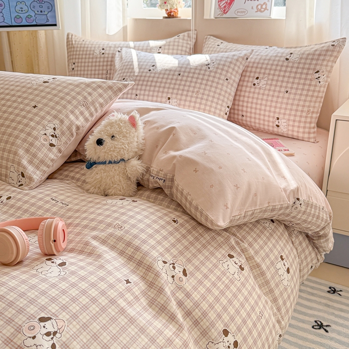 91家纺网 家纺一手货源 找家纺 曼之夏 2025新款全棉印花四件套-系列二 莓果萌犬