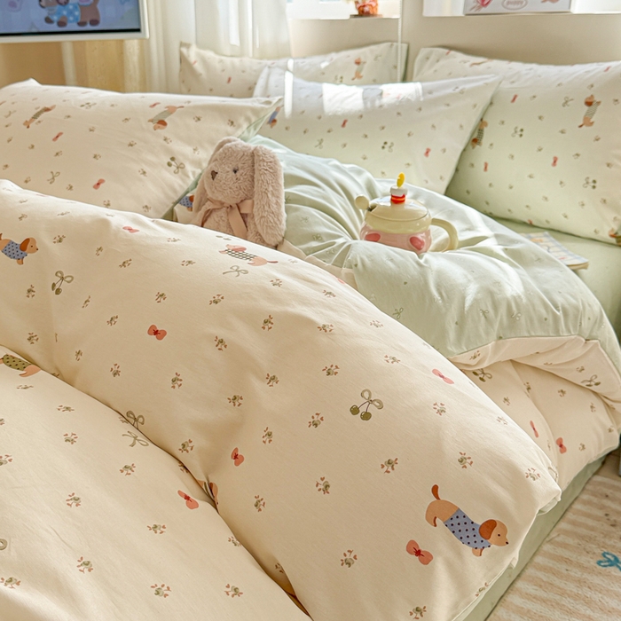 91家纺网 家纺一手货源 找家纺 曼之夏 2025新款全棉印花四件套-系列二 樱桃腊肠