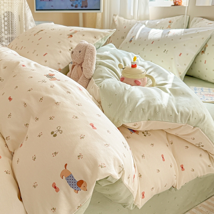 91家纺网 家纺一手货源 找家纺 曼之夏 2025新款全棉印花四件套-系列二 樱桃腊肠