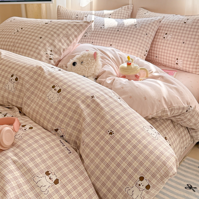 91家纺网 家纺一手货源 找家纺 曼之夏 2025新款全棉印花四件套-系列二 莓果萌犬