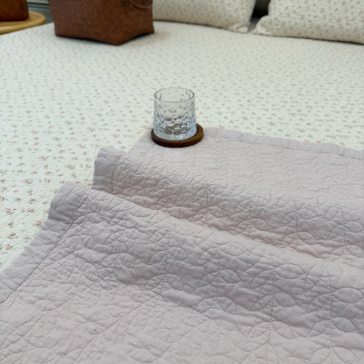 91家纺网 家纺一手货源 找家纺 床盖工厂店 2025新款全棉天竺棉麻三件套填充棉花床盖三件套花卉系列 栀子花信