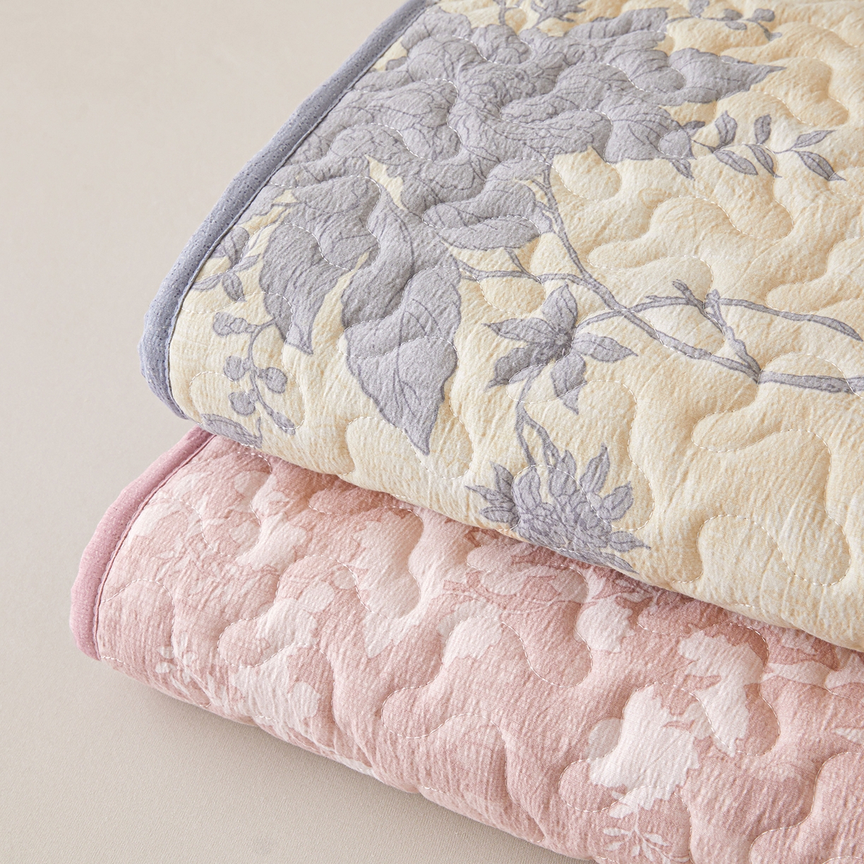 91家纺网 家纺一手货源 找家纺 （总）笠裙家纺 2026新款加厚云感水洗棉印花夹棉床笠床罩【幻彩系列】