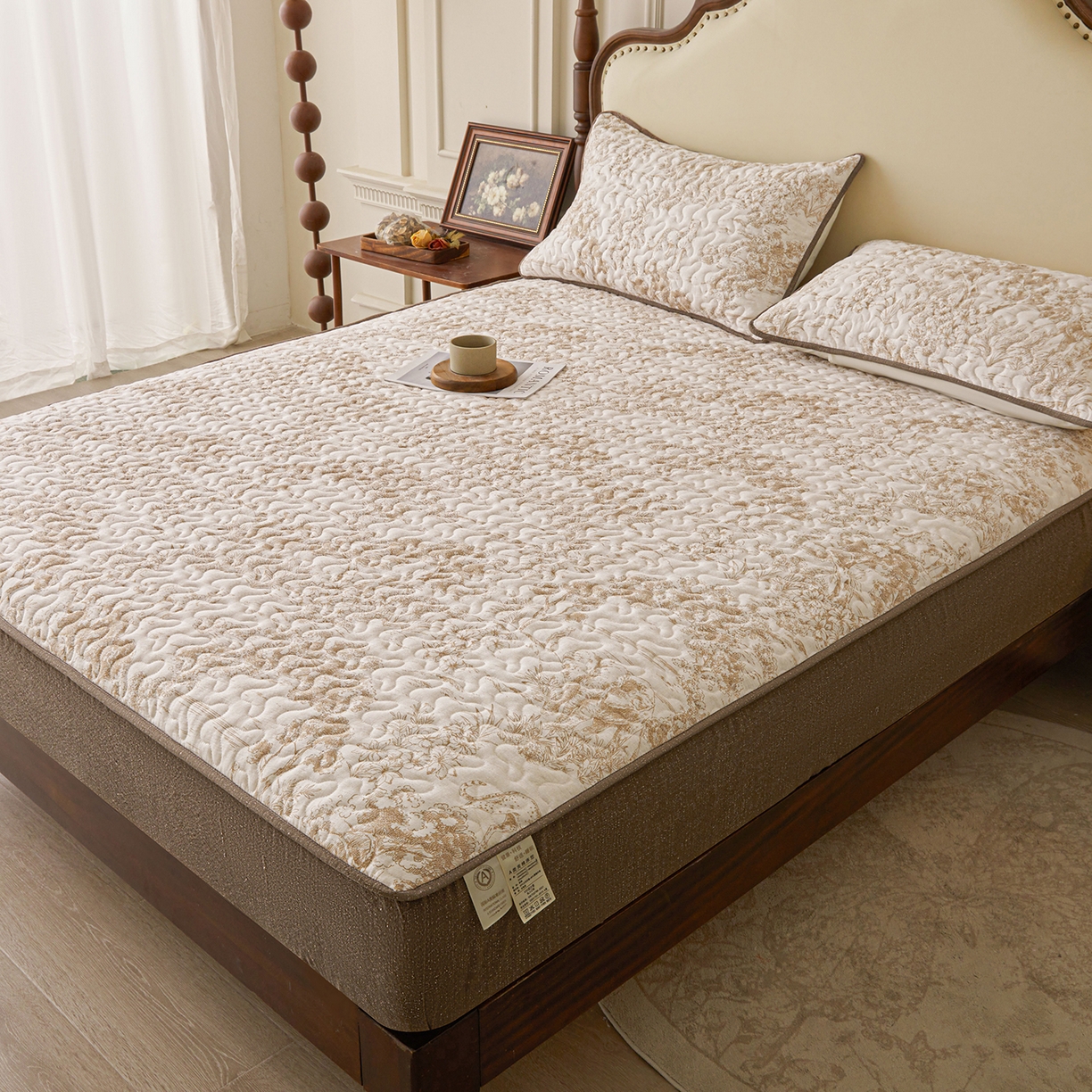 91家纺网 家纺一手货源 找家纺 （总）笠裙家纺 2026新款加厚云感水洗棉印花夹棉床笠床罩【幻彩系列】