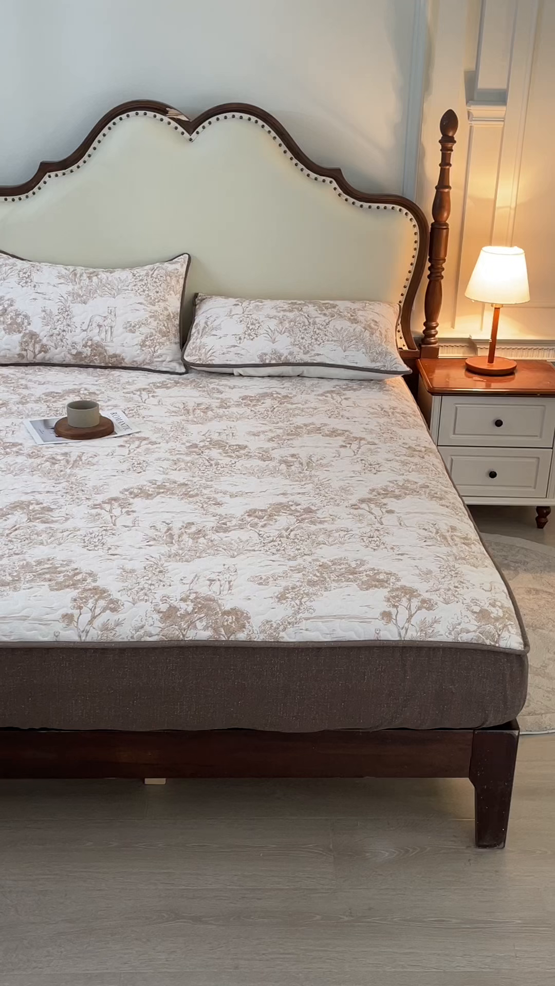 91家纺网 家纺一手货源 找家纺 （总）笠裙家纺 2026新款加厚云感水洗棉印花夹棉床笠床罩【幻彩系列】