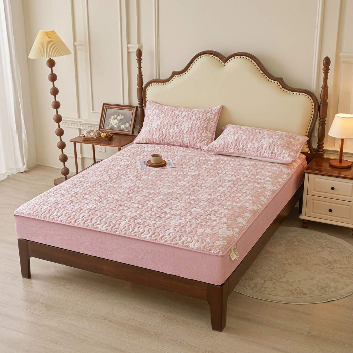 91家纺网 家纺一手货源 找家纺 笠裙家纺 2026新款加厚云感水洗棉印花夹棉床笠床罩【幻彩系列】 幻彩-浮绘花影