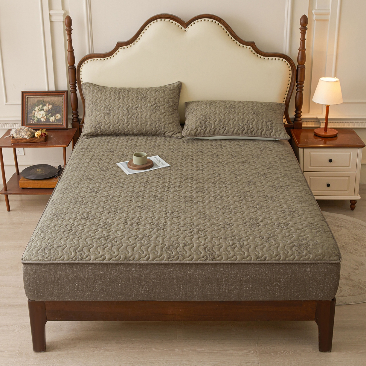 91家纺网 家纺一手货源 找家纺 笠裙家纺 2026新款加厚云感水洗棉印花夹棉床笠床罩【幻彩系列】 幻彩-花田错