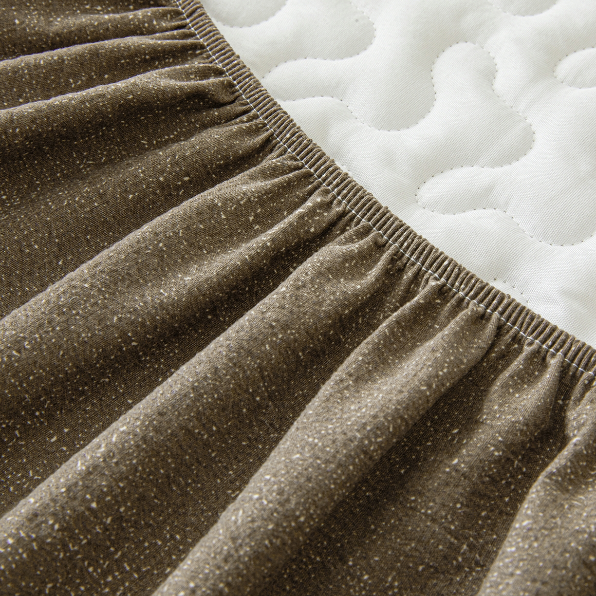 91家纺网 家纺一手货源 找家纺 笠裙家纺 2026新款加厚云感水洗棉印花夹棉床笠床罩【幻彩系列】 幻彩-花田错