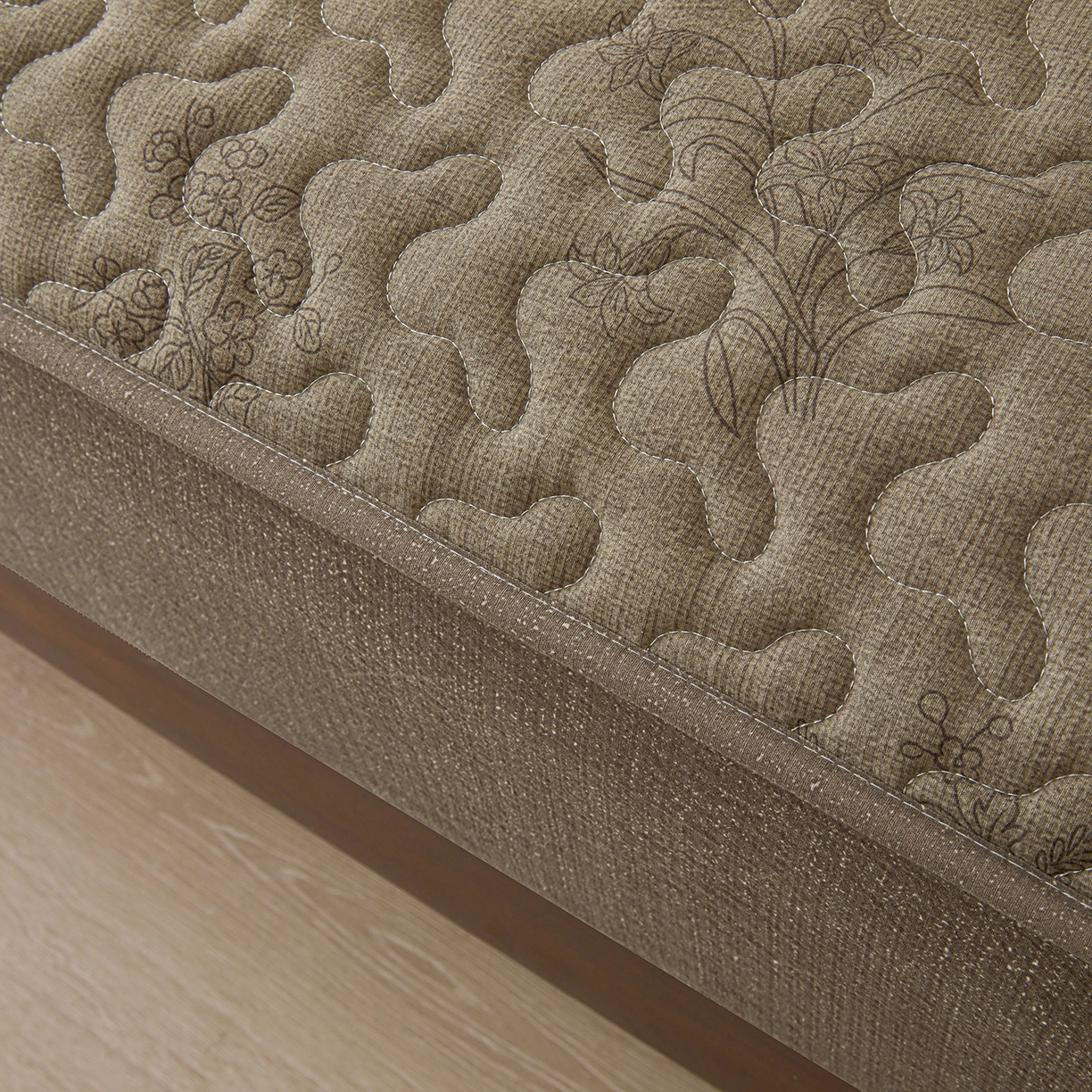 91家纺网 家纺一手货源 找家纺 笠裙家纺 2026新款加厚云感水洗棉印花夹棉床笠床罩【幻彩系列】 幻彩-花田错