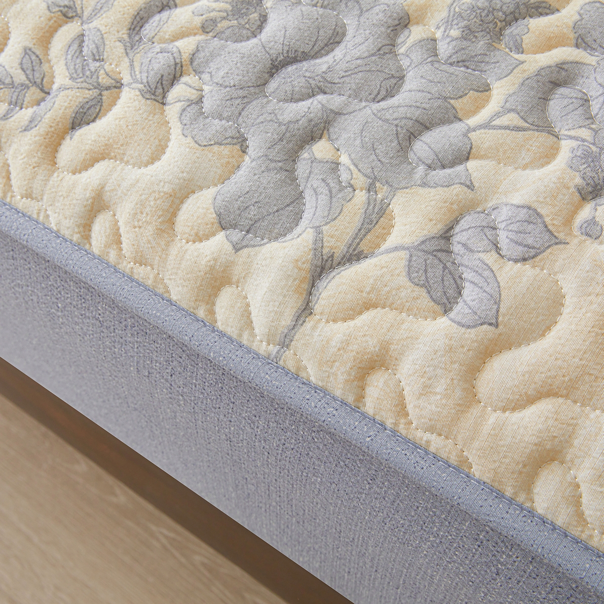 91家纺网 家纺一手货源 找家纺 笠裙家纺 2026新款加厚云感水洗棉印花夹棉床笠床罩【幻彩系列】 幻彩-兰亭序