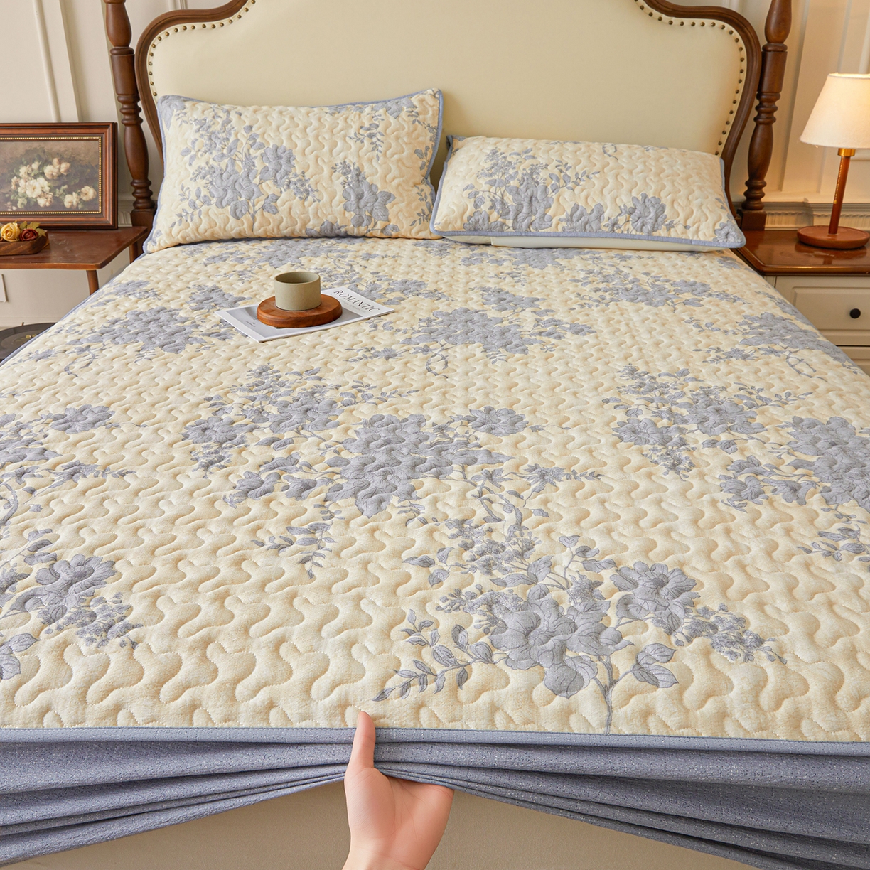 91家纺网 家纺一手货源 找家纺 笠裙家纺 2026新款加厚云感水洗棉印花夹棉床笠床罩【幻彩系列】 幻彩-兰亭序