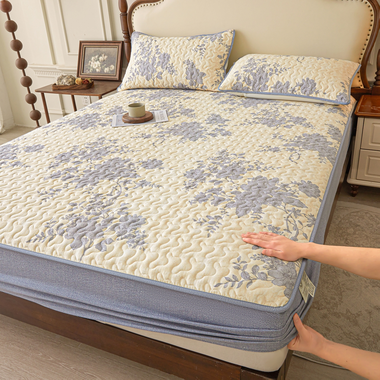 91家纺网 家纺一手货源 找家纺 笠裙家纺 2026新款加厚云感水洗棉印花夹棉床笠床罩【幻彩系列】 幻彩-兰亭序