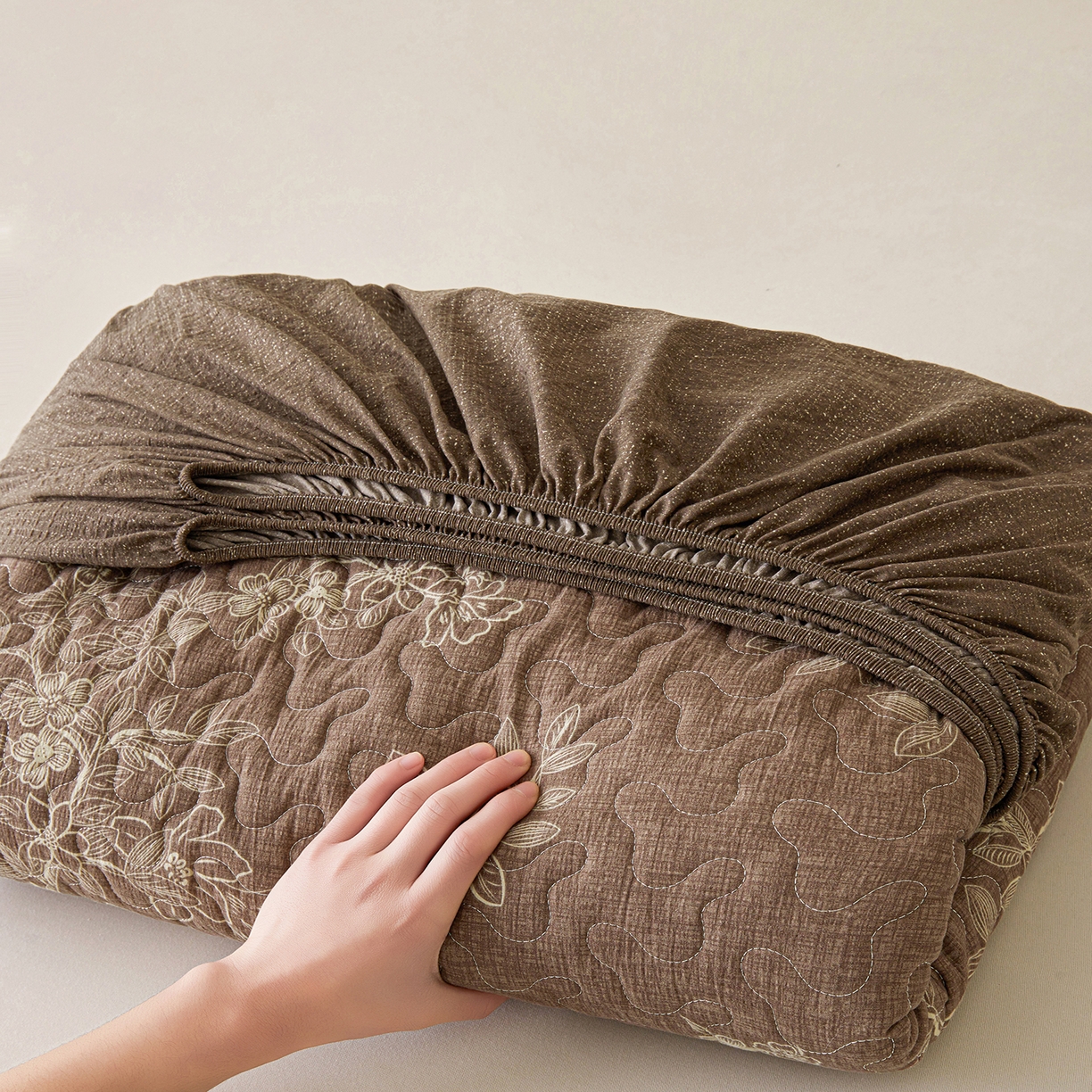 91家纺网 家纺一手货源 找家纺 笠裙家纺 2026新款加厚云感水洗棉印花夹棉床笠床罩【幻彩系列】 幻彩-乌木花园