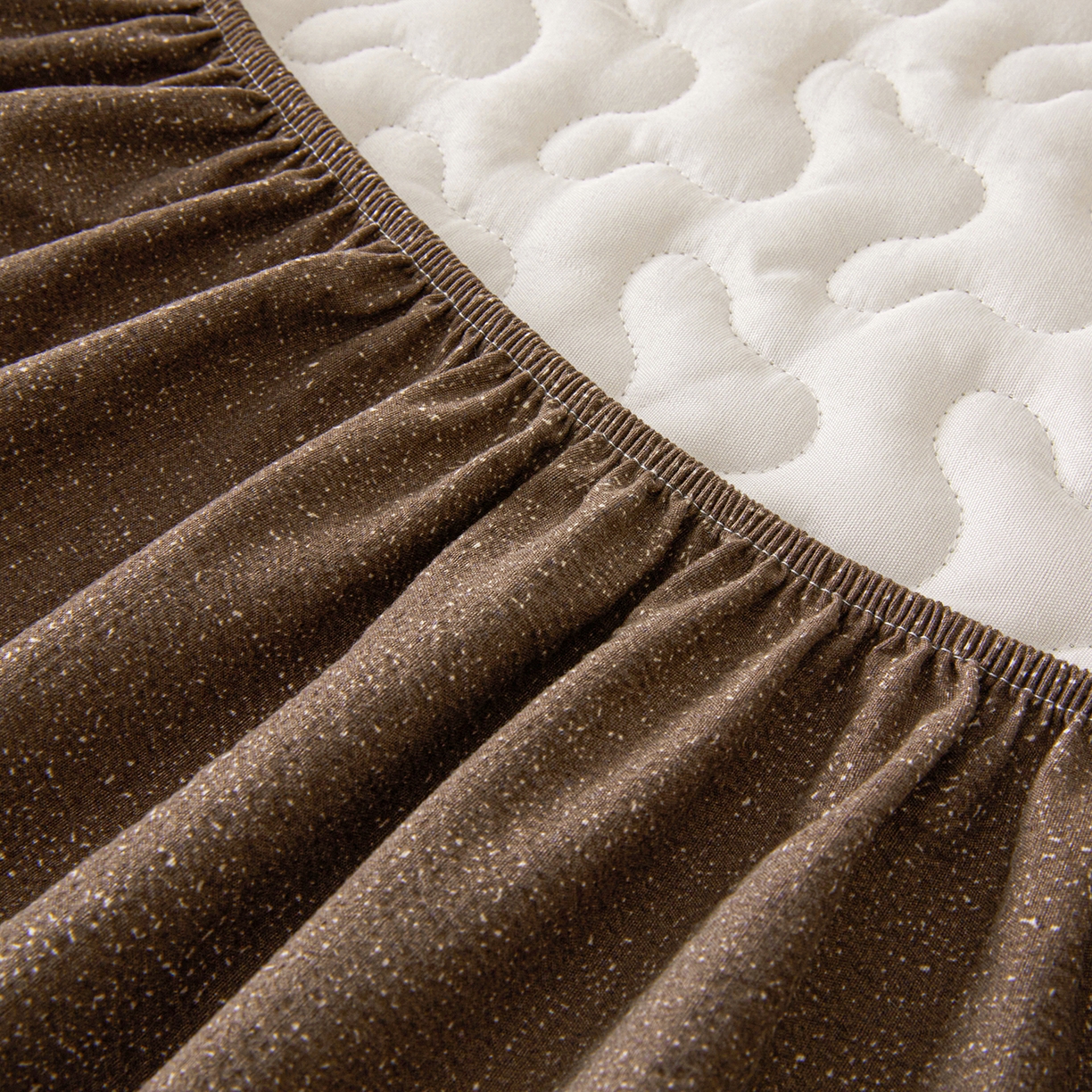 91家纺网 家纺一手货源 找家纺 笠裙家纺 2026新款加厚云感水洗棉印花夹棉床笠床罩【幻彩系列】 幻彩-乌木花园