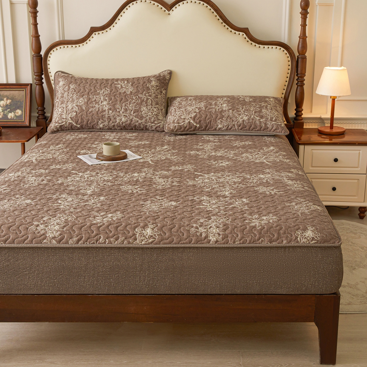 91家纺网 家纺一手货源 找家纺 笠裙家纺 2026新款加厚云感水洗棉印花夹棉床笠床罩【幻彩系列】 幻彩-乌木花园