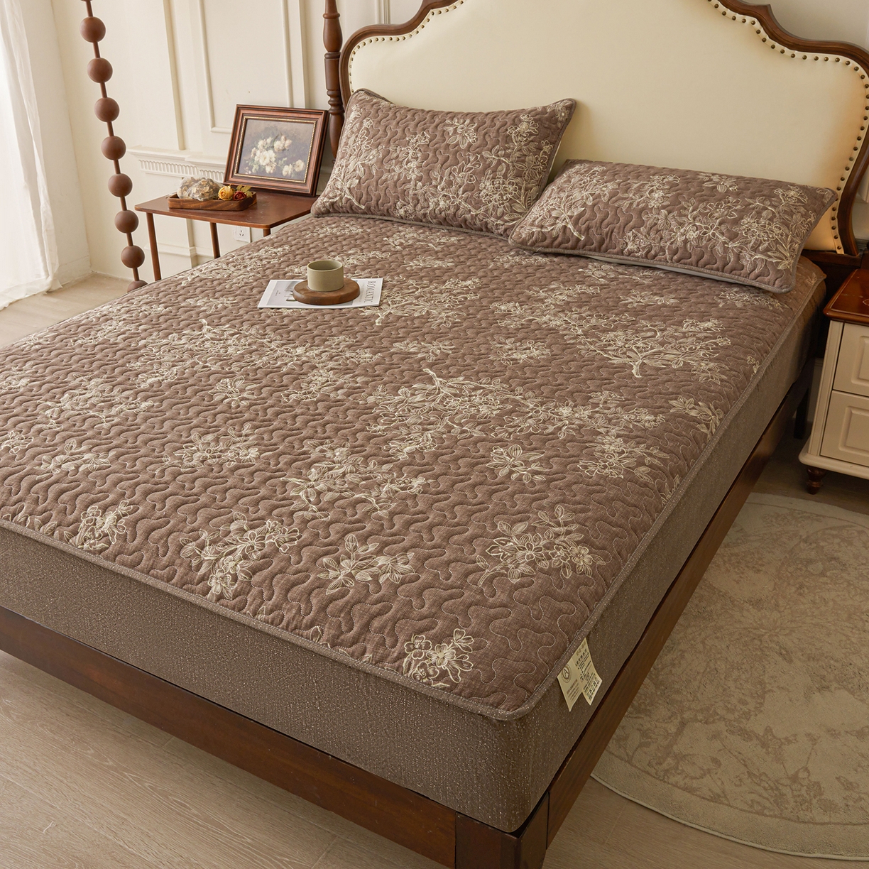 91家纺网 家纺一手货源 找家纺 笠裙家纺 2026新款加厚云感水洗棉印花夹棉床笠床罩【幻彩系列】 幻彩-乌木花园