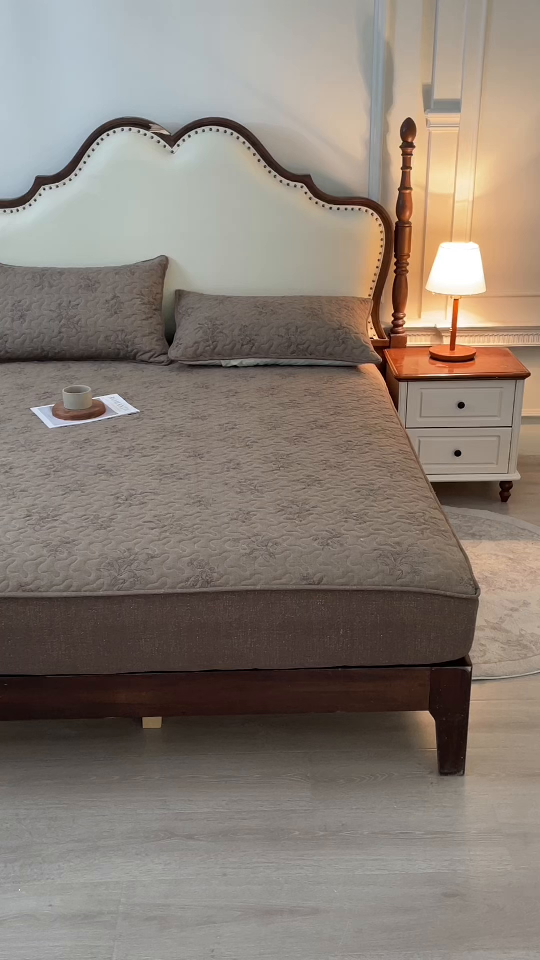 91家纺网 家纺一手货源 找家纺 笠裙家纺 2026新款加厚云感水洗棉印花夹棉床笠床罩【幻彩系列】 幻彩-花田错