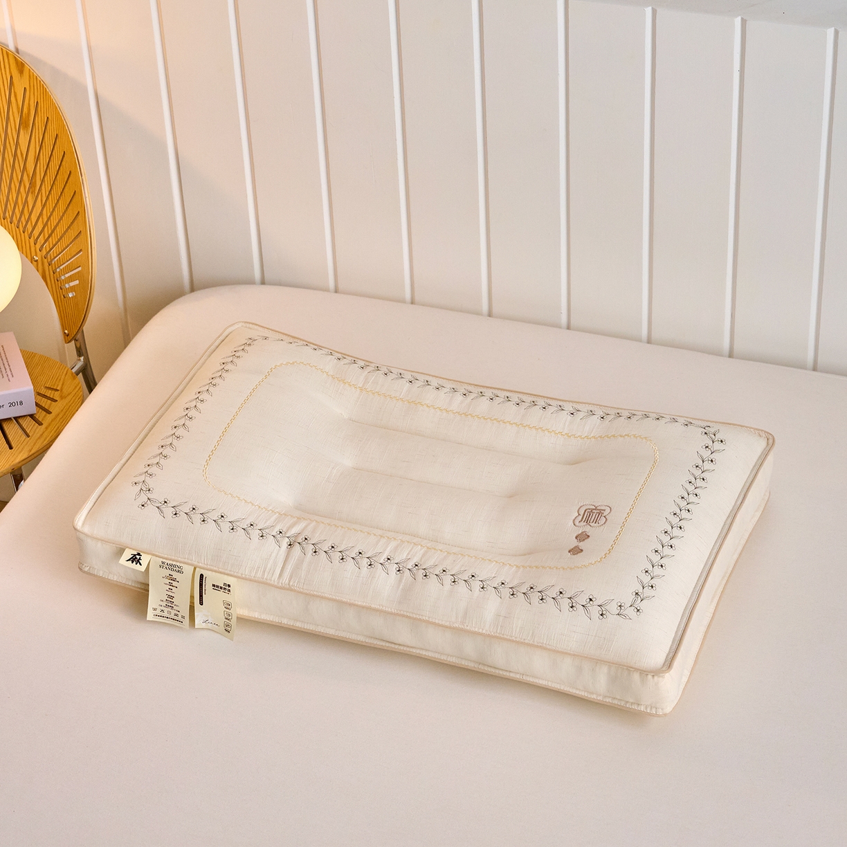 91家纺网 家纺一手货源 找家纺 （总）鼎晟纺 2026新款绣花款亚麻羽丝绒枕学生枕头成人枕芯