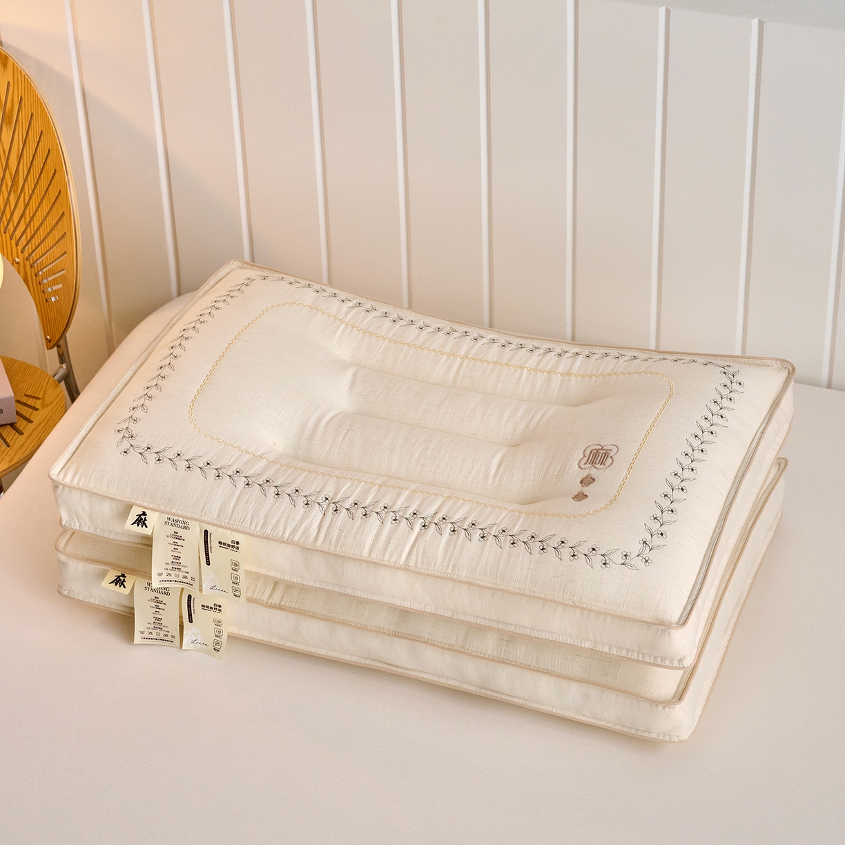 91家纺网 家纺一手货源 找家纺 （总）鼎晟纺 2026新款绣花款亚麻羽丝绒枕学生枕头成人枕芯