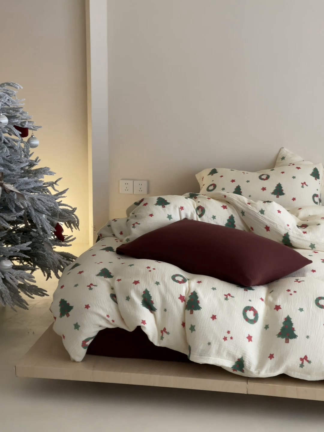 91家纺网 家纺一手货源 找家纺 （总）山舍家居 2025新款全棉双层皱皱纱圣诞特款四件套-圣诞系列