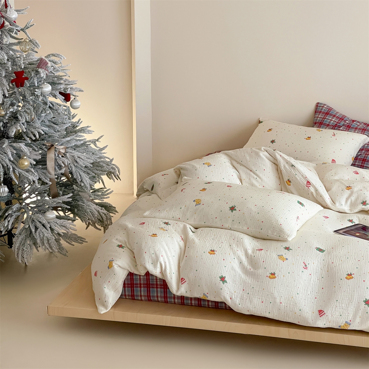 91家纺网 家纺一手货源 找家纺 山舍家居 2025新款全棉双层皱皱纱圣诞特款四件套-圣诞系列 麦琪的礼物-格子床单