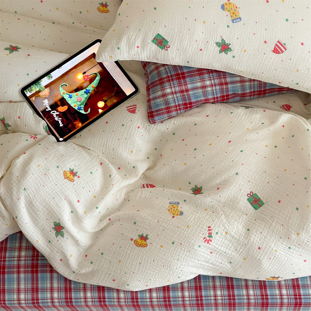 91家纺网 家纺一手货源 找家纺 山舍家居 2025新款全棉双层皱皱纱圣诞特款四件套-圣诞系列 麦琪的礼物-格子床单