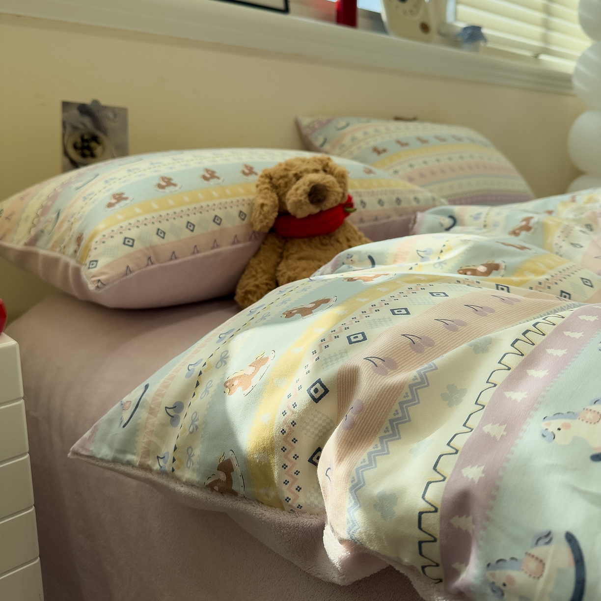 91家纺网 家纺一手货源 找家纺 呗旺鹿 2025新款A版全棉B版牛奶绒四件套 糖果小马