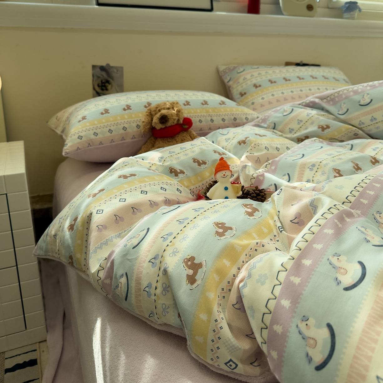 91家纺网 家纺一手货源 找家纺 呗旺鹿 2025新款A版全棉B版牛奶绒四件套 糖果小马