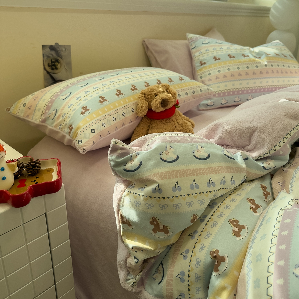 91家纺网 家纺一手货源 找家纺 呗旺鹿 2025新款A版全棉B版牛奶绒四件套 糖果小马