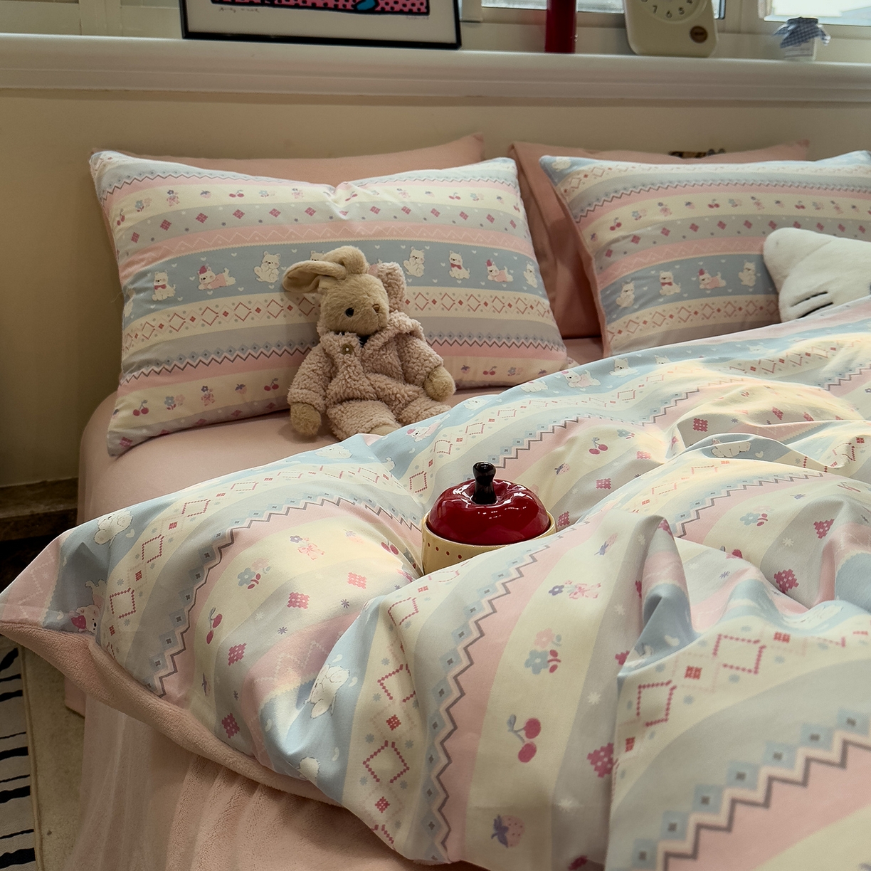 91家纺网 家纺一手货源 找家纺 呗旺鹿 2025新款A版全棉B版牛奶绒四件套 小狗笔记