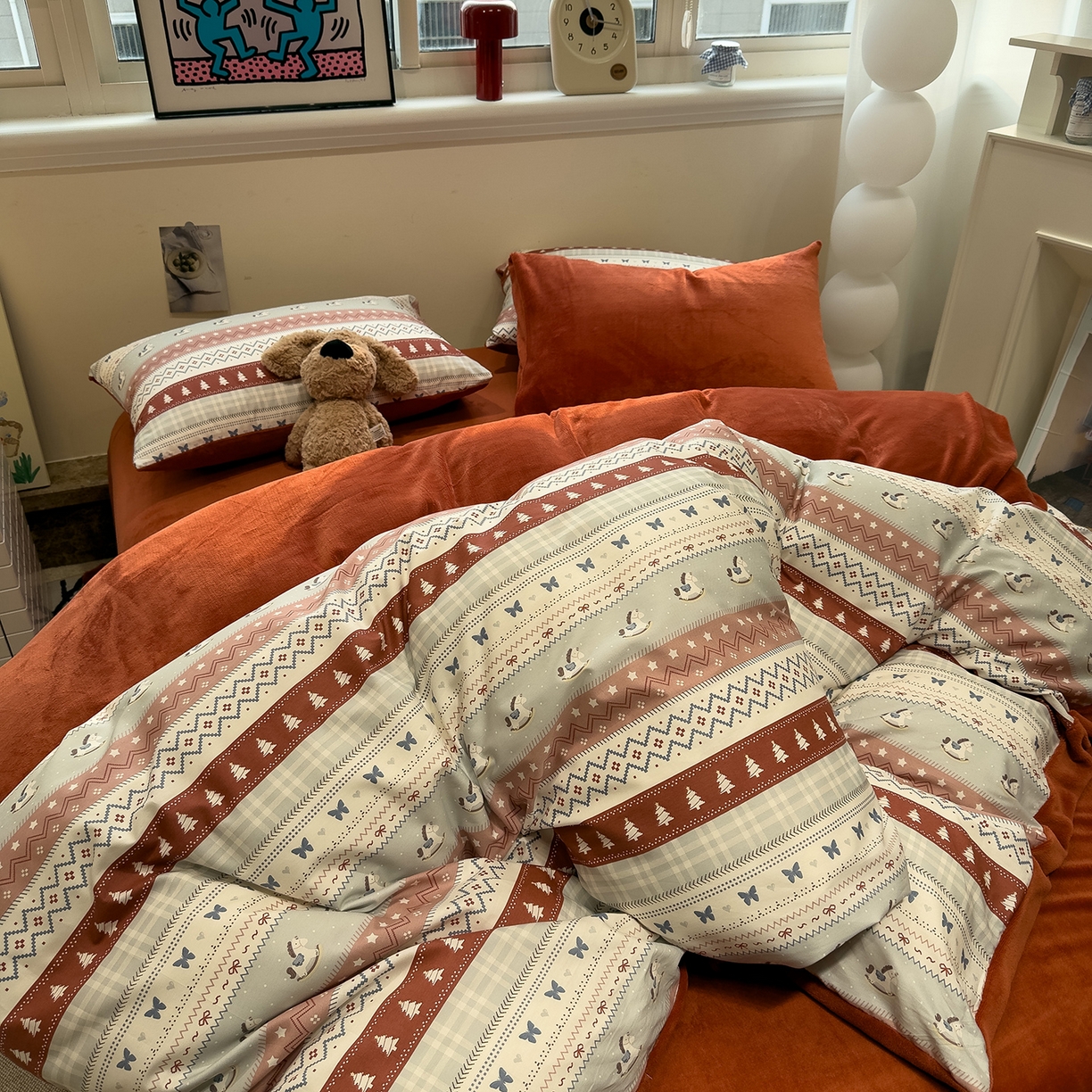 91家纺网 家纺一手货源 找家纺 呗旺鹿 2025新款A版全棉B版牛奶绒四件套 冰岛小马