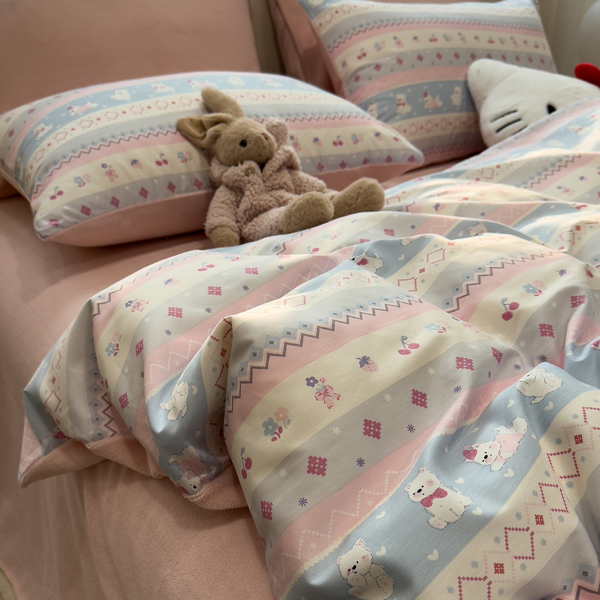 91家纺网 家纺一手货源 找家纺 呗旺鹿 2025新款A版全棉B版牛奶绒四件套 小狗笔记