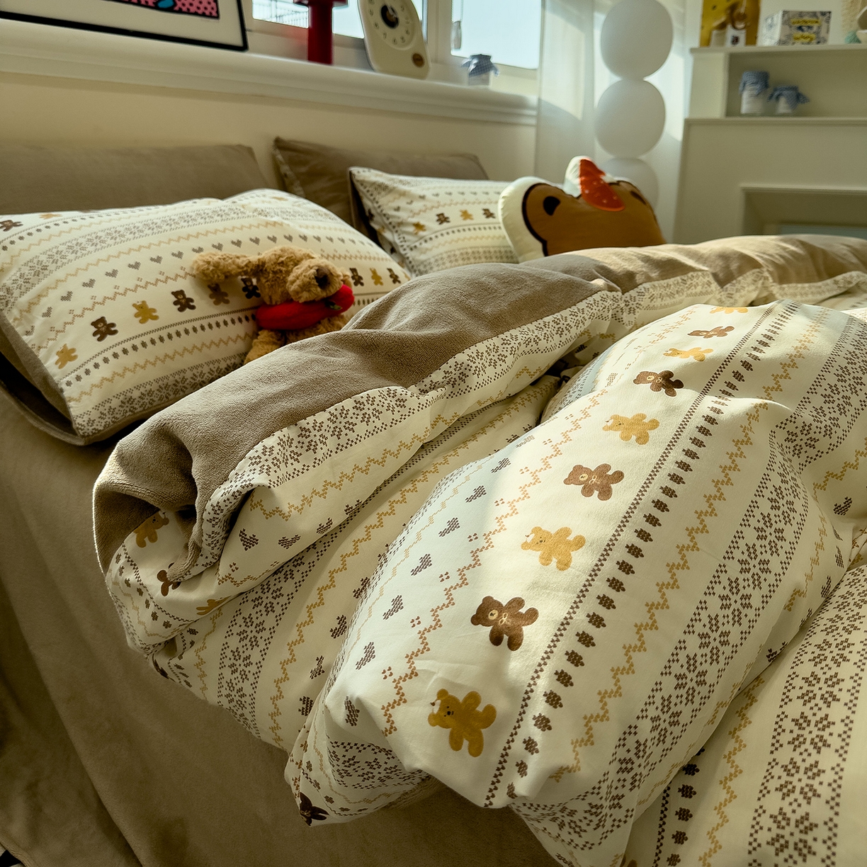 91家纺网 家纺一手货源 找家纺 呗旺鹿 2025新款A版全棉B版牛奶绒四件套 费尔岛小熊