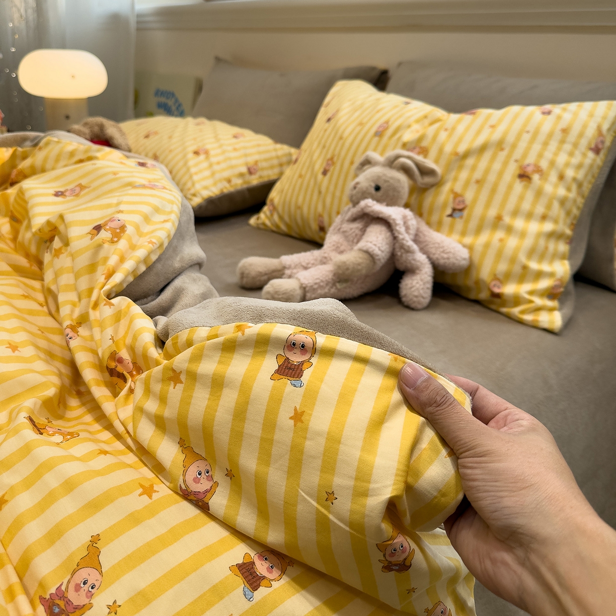 91家纺网 家纺一手货源 找家纺 呗旺鹿 2025新款A版全棉B版牛奶绒四件套 萌星