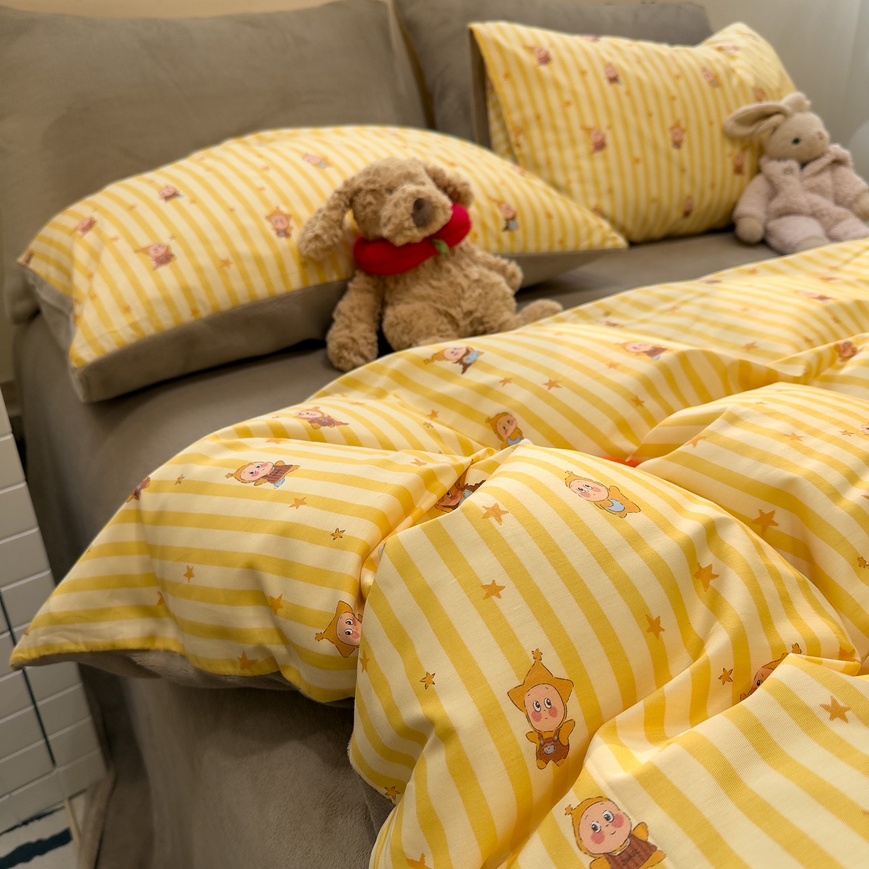 91家纺网 家纺一手货源 找家纺 呗旺鹿 2025新款A版全棉B版牛奶绒四件套 萌星