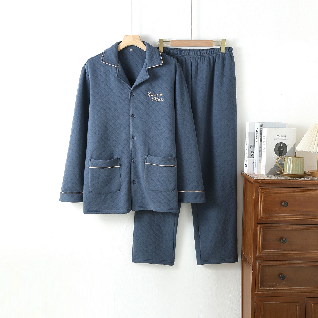 91家纺网 家纺一手货源 找家纺 （总）洛兰沙家居馆 2025新款跨境批发男士空气棉睡衣秋冬季三层夹棉长袖保暖可外穿家居服套装